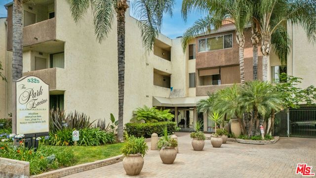 5325 Newcastle Avenue 207, Encino, CA 91316