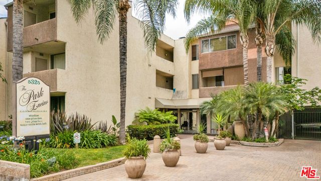 5325 Newcastle Avenue 207, Encino, CA 91316