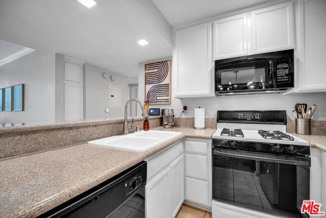 5325 Newcastle Avenue 207, Encino, CA 91316