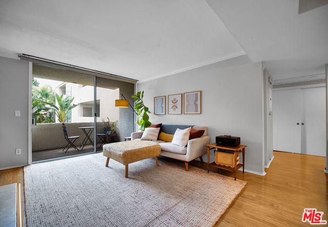 5325 Newcastle Avenue 207, Encino, CA 91316