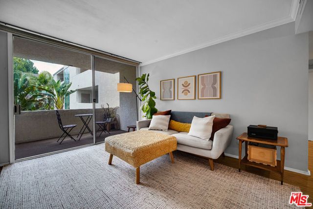 5325 Newcastle Avenue 207, Encino, CA 91316