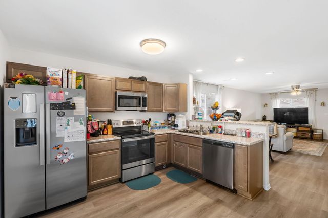 8065 N GLEN MEADOW DR, Columbia, MO 65202