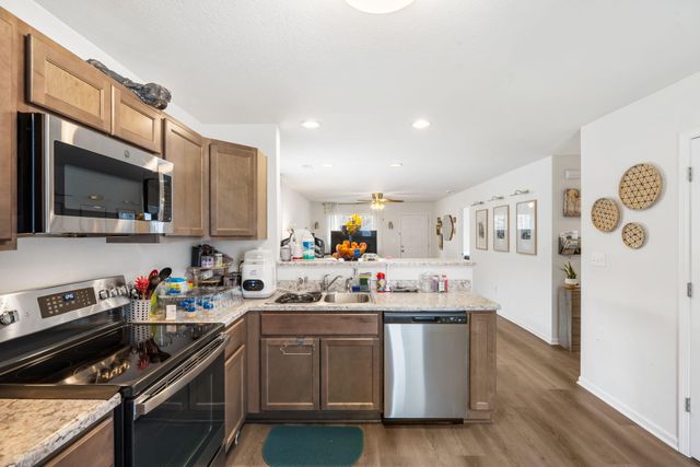 8065 N GLEN MEADOW DR, Columbia, MO 65202