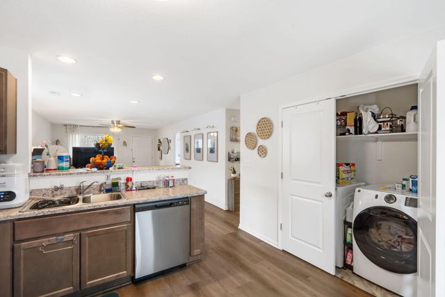 8065 N GLEN MEADOW DR, Columbia, MO 65202