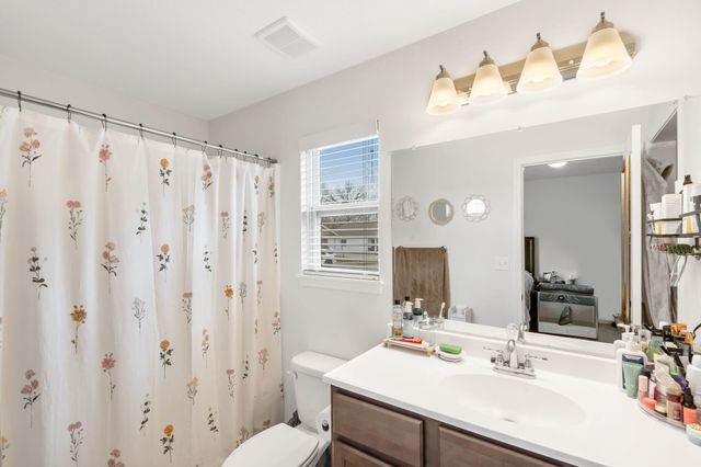 8065 N GLEN MEADOW DR, Columbia, MO 65202