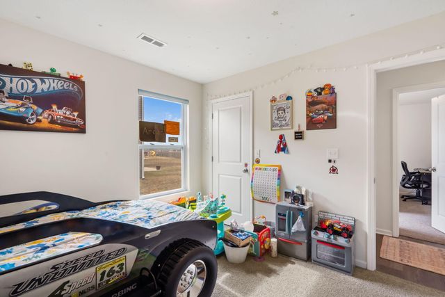 8065 N GLEN MEADOW DR, Columbia, MO 65202