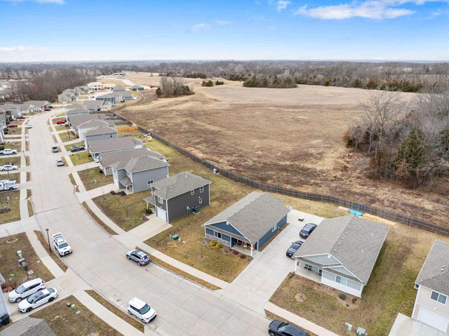 8065 N GLEN MEADOW DR, Columbia, MO 65202