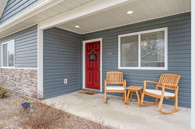 8065 N GLEN MEADOW DR, Columbia, MO 65202