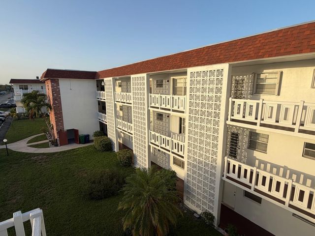1310 NW 43rd Avenue NW 308, Lauderhill, FL 33313