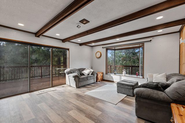 2900 Indian Creek Road, Shady Cove, OR 97539