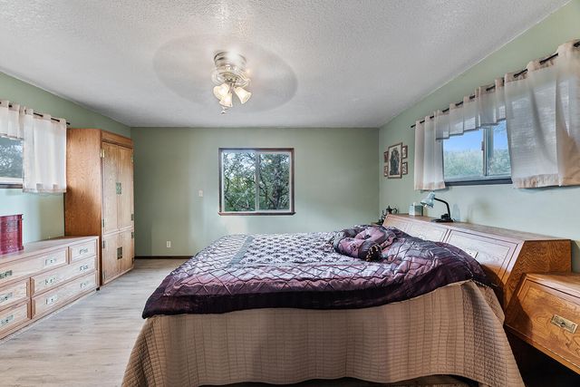 2900 Indian Creek Road, Shady Cove, OR 97539