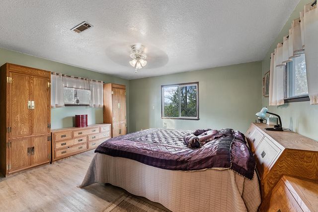 2900 Indian Creek Road, Shady Cove, OR 97539