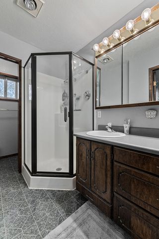 2900 Indian Creek Road, Shady Cove, OR 97539