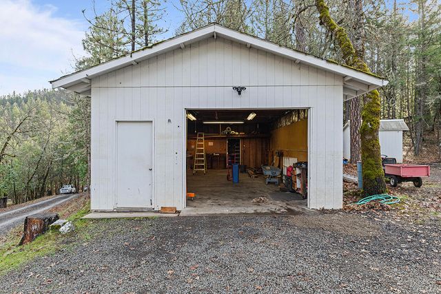2900 Indian Creek Road, Shady Cove, OR 97539