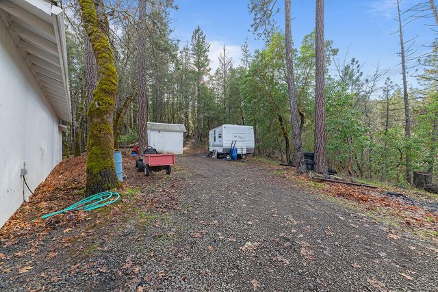 2900 Indian Creek Road, Shady Cove, OR 97539