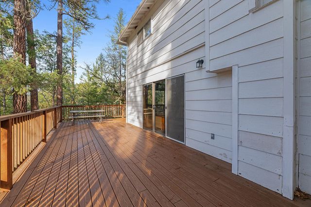 2900 Indian Creek Road, Shady Cove, OR 97539