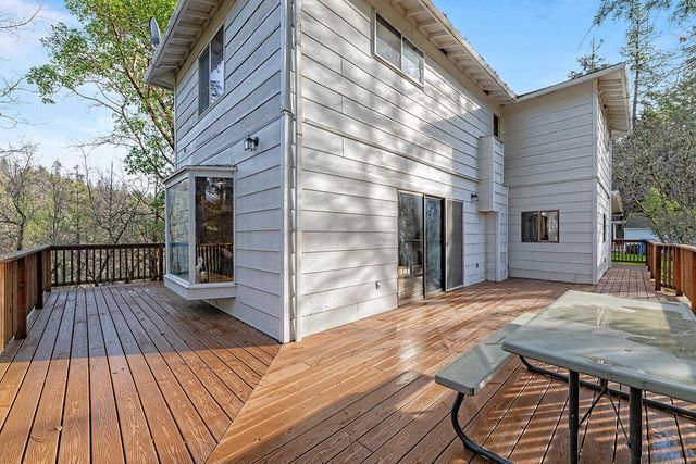 2900 Indian Creek Road, Shady Cove, OR 97539