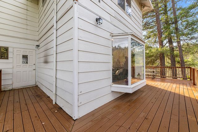 2900 Indian Creek Road, Shady Cove, OR 97539