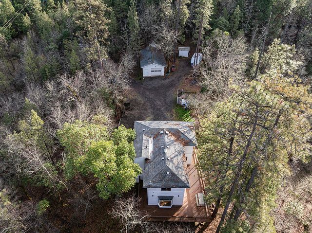 2900 Indian Creek Road, Shady Cove, OR 97539