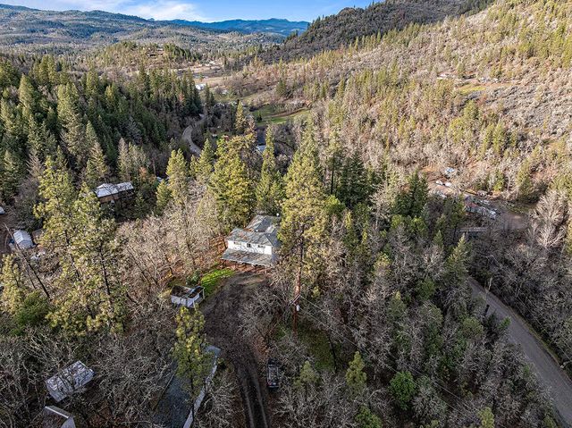 2900 Indian Creek Road, Shady Cove, OR 97539