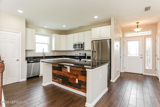 338 VINEYARD Lane, Orange Park, FL 32073