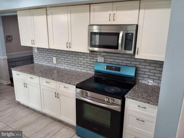 9717 LOMOND DR, Manassas, VA 20109