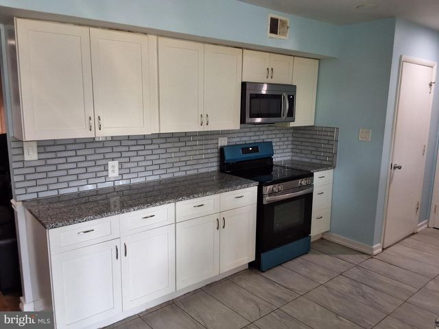 9717 LOMOND DR, Manassas, VA 20109