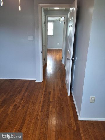 9717 LOMOND DR, Manassas, VA 20109