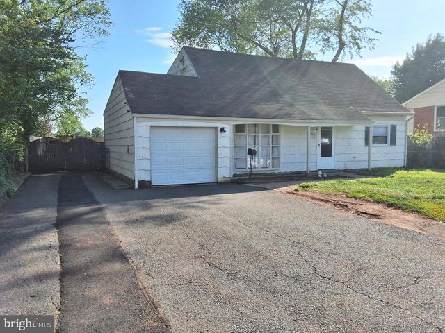 9717 LOMOND DR, Manassas, VA 20109