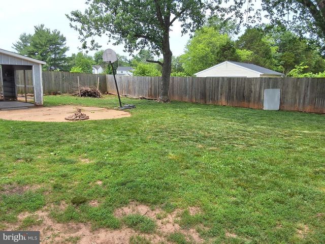 9717 LOMOND DR, Manassas, VA 20109