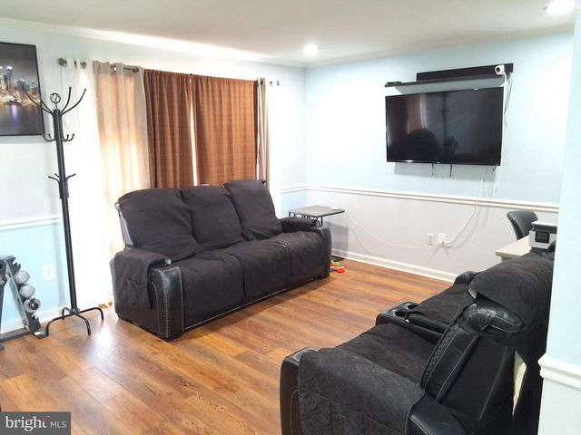 9717 LOMOND DR, Manassas, VA 20109