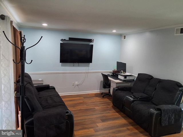 9717 LOMOND DR, Manassas, VA 20109