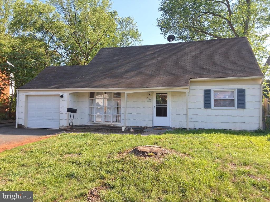 9717 LOMOND DR, Manassas, VA 20109