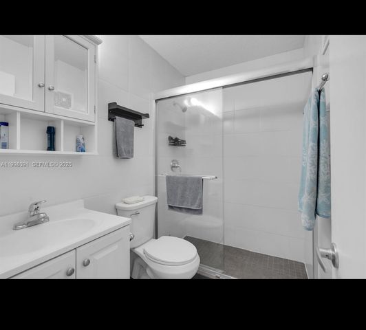 2111 NE 56th Street 206, Fort Lauderdale, FL 33308