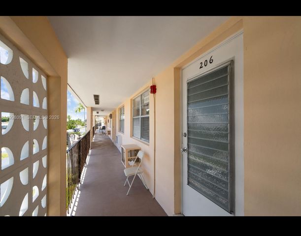 2111 NE 56th Street 206, Fort Lauderdale, FL 33308