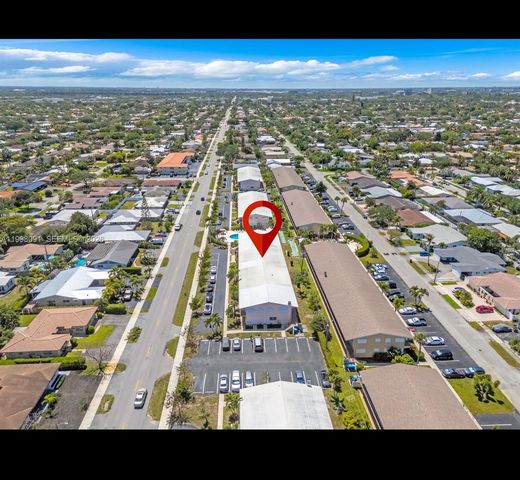2111 NE 56th Street 206, Fort Lauderdale, FL 33308