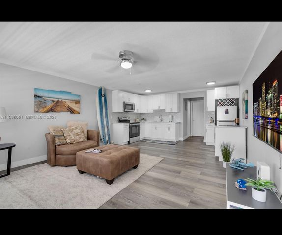 2111 NE 56th Street 206, Fort Lauderdale, FL 33308