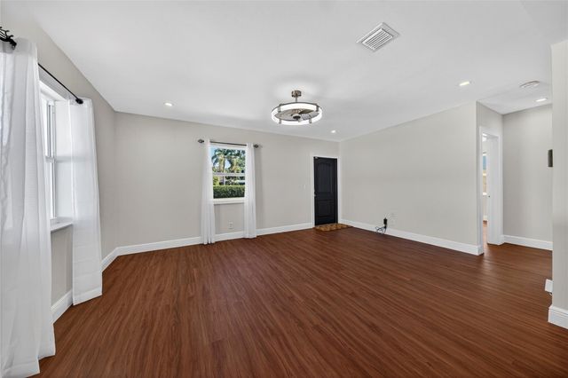 1445 NE 1st Avenue, Fort Lauderdale, FL 33304