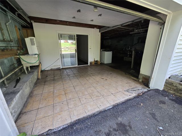 1433 Route 208, Washingtonville, NY 10992