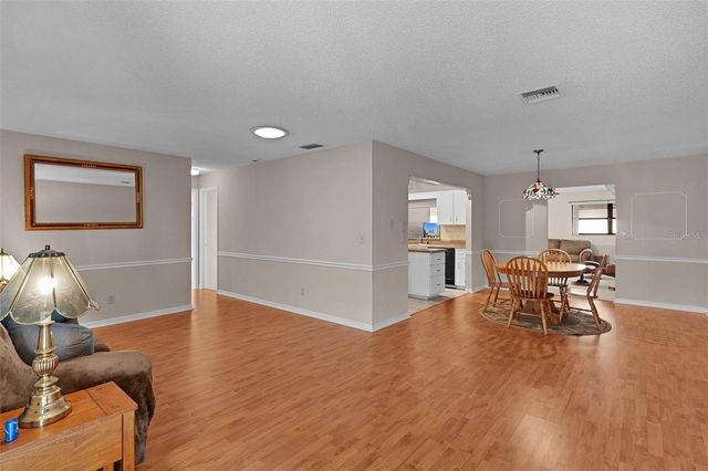 602 FOURTH AVENUE, Lady Lake, FL 32159