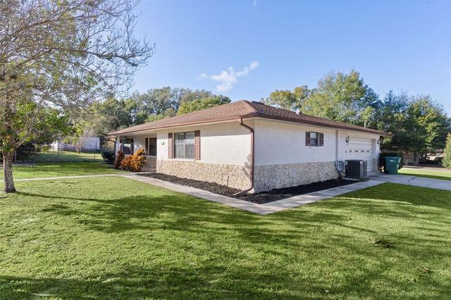 602 FOURTH AVENUE, Lady Lake, FL 32159