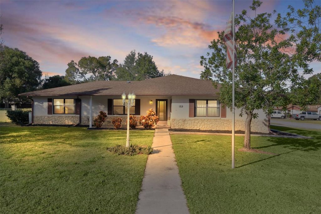 602 FOURTH AVENUE, Lady Lake, FL 32159