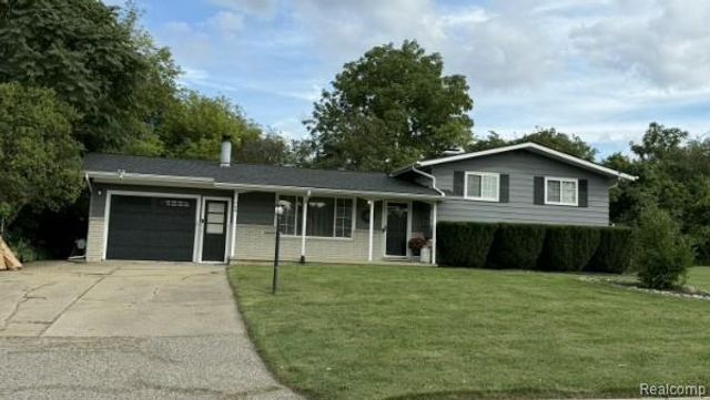 1069 Elodie Drive, Flint, MI 48532