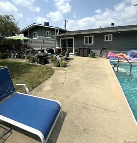 1069 Elodie Drive, Flint, MI 48532