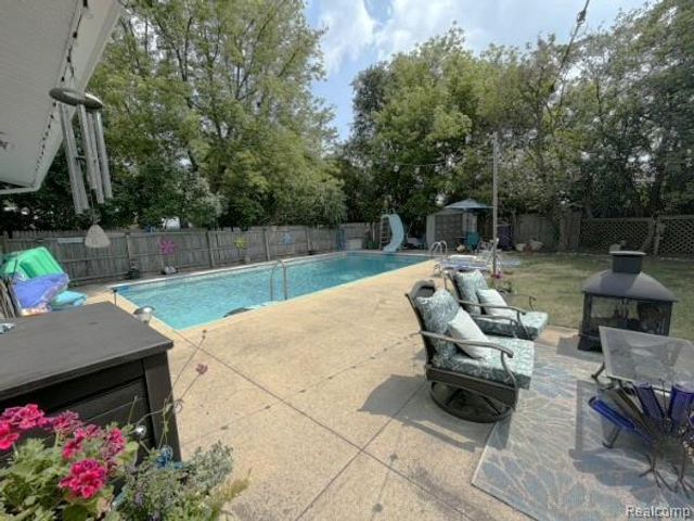 1069 Elodie Drive, Flint, MI 48532