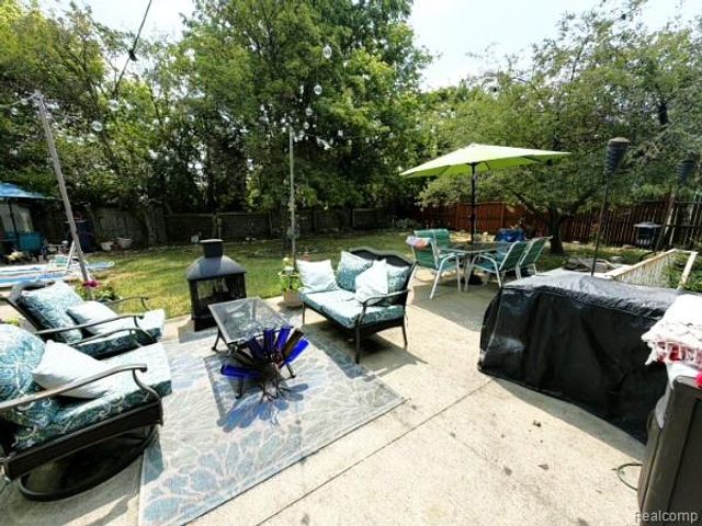 1069 Elodie Drive, Flint, MI 48532