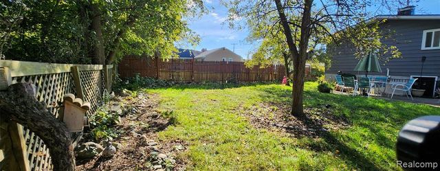 1069 Elodie Drive, Flint, MI 48532