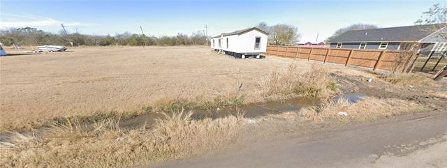 313 Industrial St, Taft, TX 78390