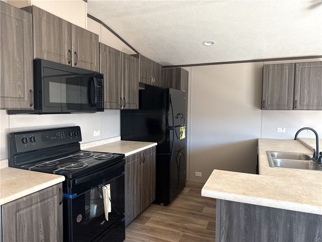 313 Industrial St, Taft, TX 78390