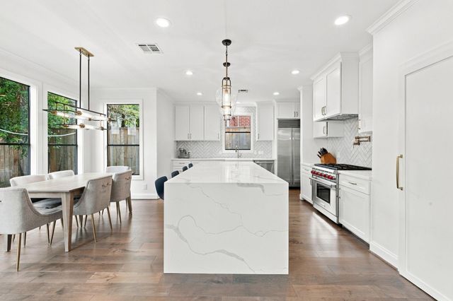 4424 Betty Street, Bellaire, TX 77401